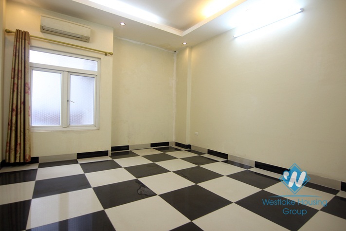 80 sqm office for lease in Cau Giay